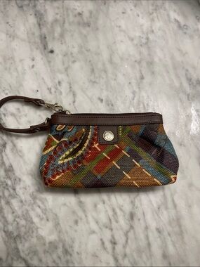 Wristlet Pouch in Multicolor Tapestry Print
